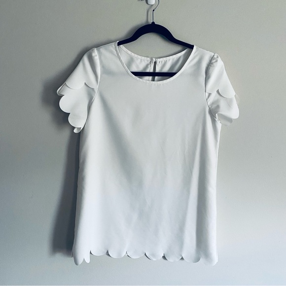 SHEIN Women's White Scalloped Short Sleeve Shirt Blouse Top Size Medium - Picture 1 of 12